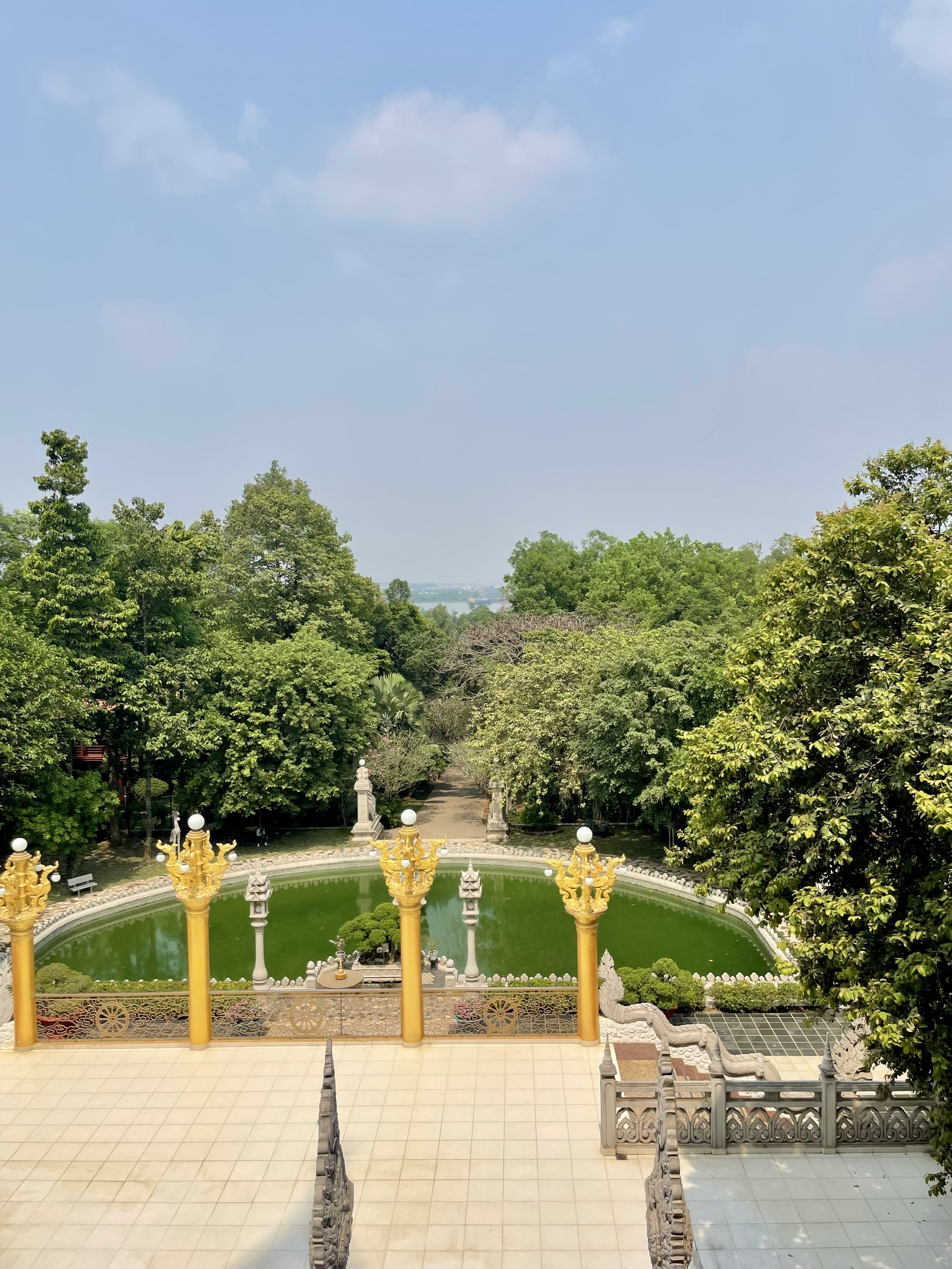 🍃 Wind, Bells, and Peace Beyond Words