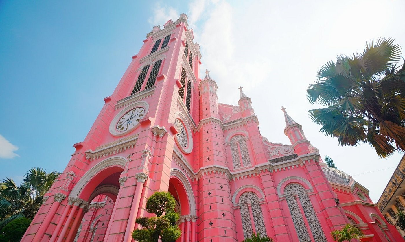 🏛️ A Timeless Legacy in Pink